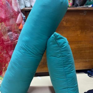 ১ টি কোলবালিশ